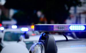 Krš i lom u Beogradu: Automobilima uletili u ljetnu baštu, ima povrijeđenih