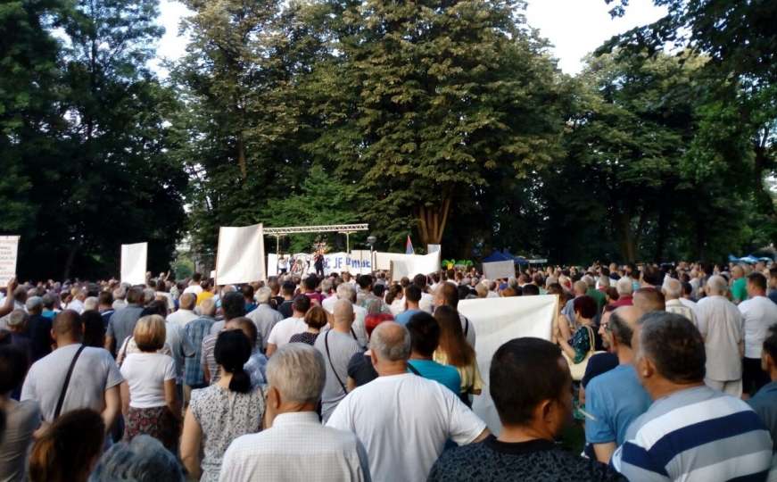 Draško Stanivuković na protestima: Ljudi nisu pavlake, pa da imaju rok trajanja