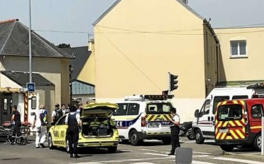 Pronađeno tijelo: Završena potjera za napadačem na džamiju u Francuskoj
