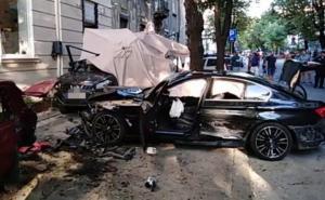 Drama u Beogradu: Vozilima uletili u baštu, potezao se pištolj, porodica povrijeđena 