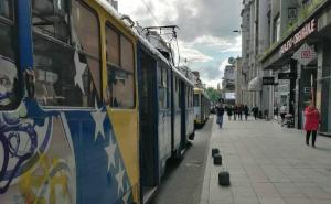 Sudarili se automobil i tramvaj, prekid u saobraćaju trajao više od sat