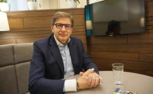 Hadžikadić koristi vještačku inteligenciju u rješavanju političkih problema u BiH