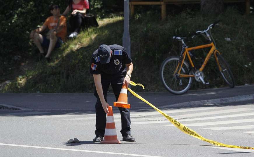 Jedna osoba povrijeđena u sudaru motocikla i automobila u Sarajevu