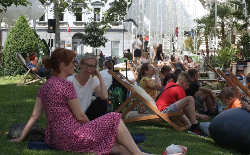 Zagreb pretvorio park u veliku čitaonicu nalik plaži