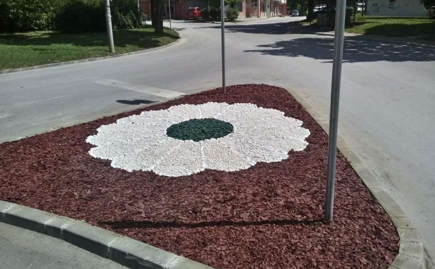 Simbol stradanja: U Vogošći izgradili veliki Cvijet Srebrenice