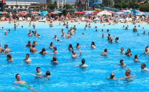 Zavod za javno zdravstvo upozorio: Kome se ne preporučuje kupanje u bazenu