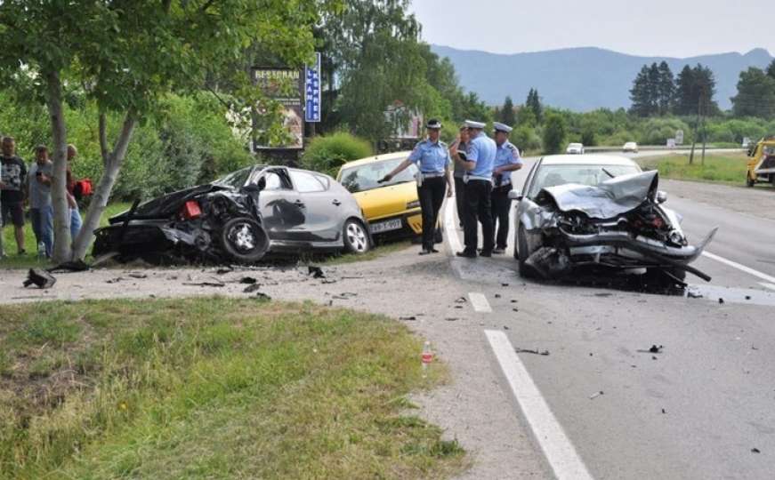 Vozilo OSA-e učestvovalo u teškoj saobraćajnoj nesreći kod Prijedora