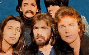 Divlje jagode i 'Jedina moja tebi sviram ja, jedina moja tebi pjevam ja...'