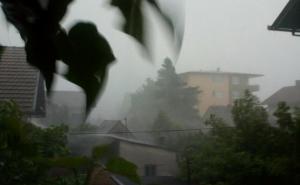 Olujno nevrijeme pogodilo Bosansku Gradišku i Bosansku Dubicu
