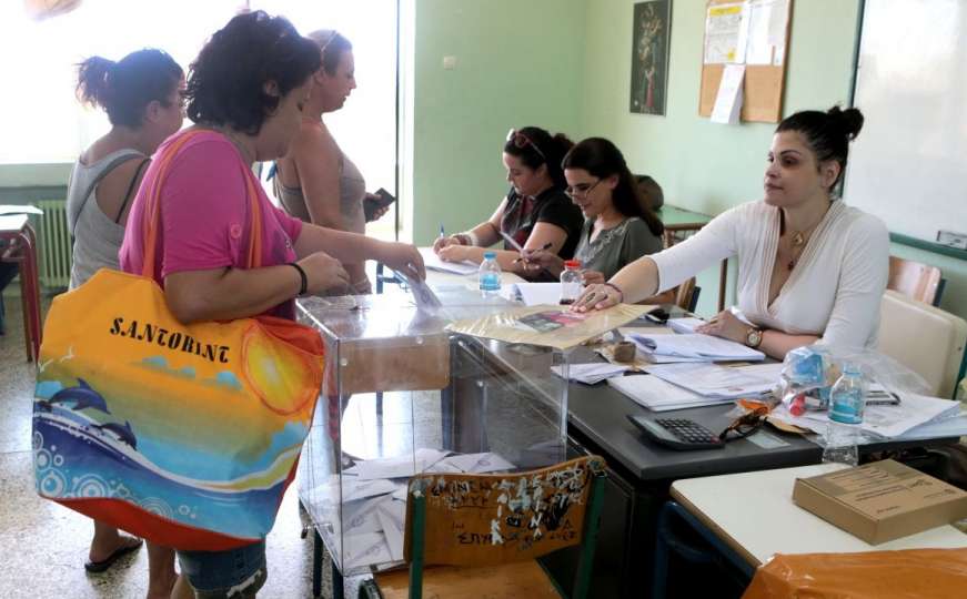 Opozicija pobjeđuje na izborima u Grčkoj, pokazuju izlazne ankete