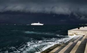 Havarija na moru zbog snažne oluje: U velikoj akciji spašeno 50 tinejdžera 