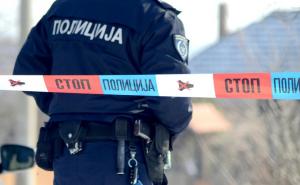 Više osoba pretuklo palicama mladića ispred diskoteke pa mu odsjekli uho