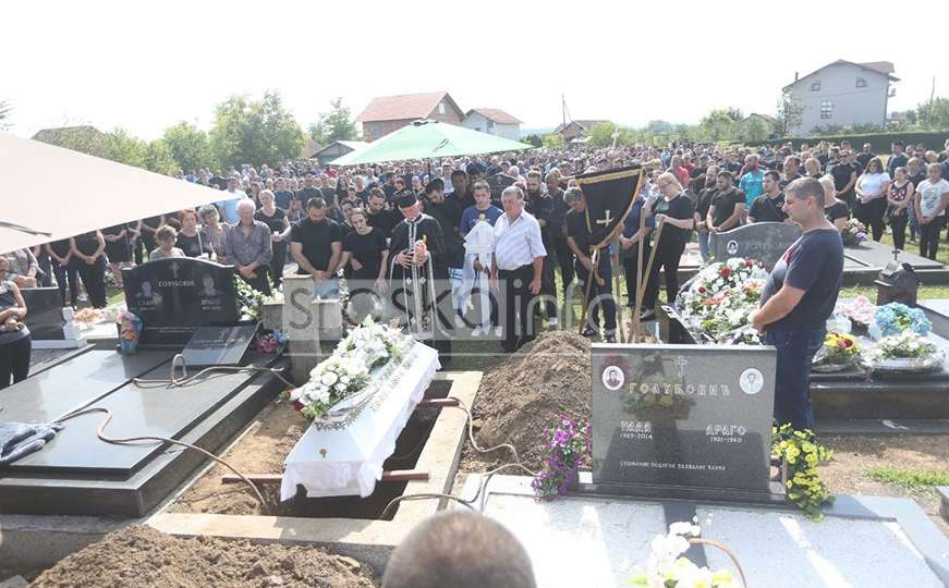 Sveštenik poslao potresnu poruku mladima: U bijelom sanduku sahranjen Milan Golubović