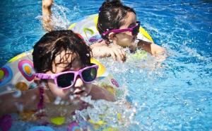 Ozbiljno upozorenje ljekara: Zašto NIKAD ne smijete gutati vodu iz bazena