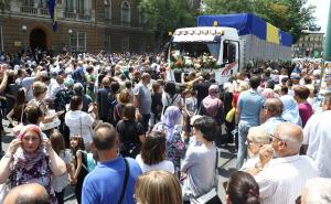 33 tabuta na putu za Potočare: Sarajevo ispratilo žrtve srebreničkog genocida