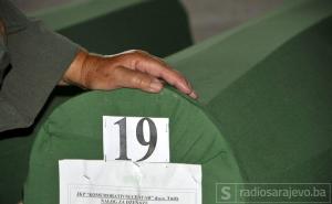 Porodice se opraštaju od najmilijih u Potočarima: Tišina i jecaji