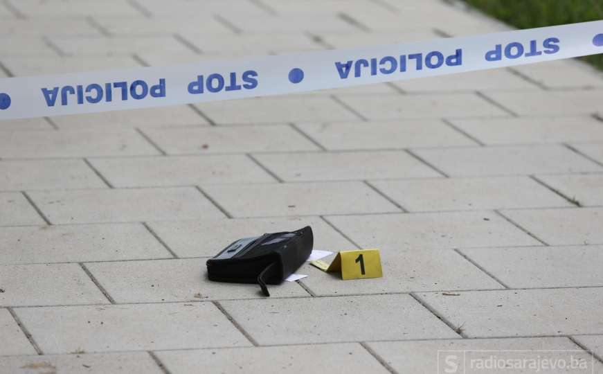 Detalji ubistva u Đakovu: Napadač unio pištolj u crnoj torbici