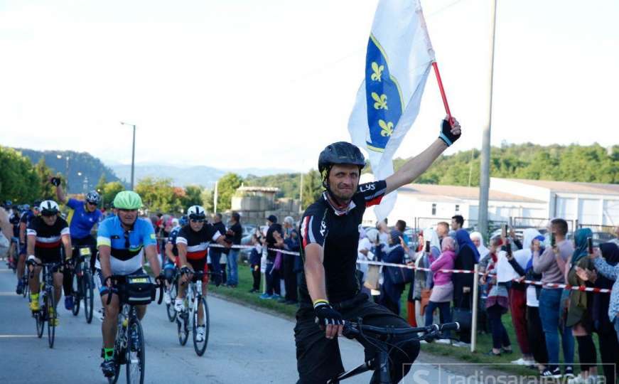 Više stotina biciklista iz BiH, ali i brojnih evropskih zemalja stiglo u Potočare