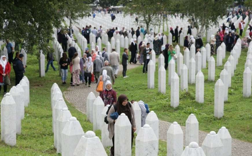 Sve spremno za komemoraciju: U Potočare pristiglo hiljade ljudi, nema incidenata