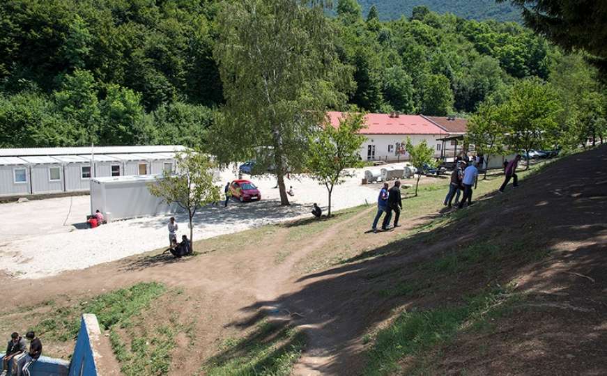 Migrantska kriza u Hadžićima: Viši nivoi vlasti građane ostavili na cjedilu