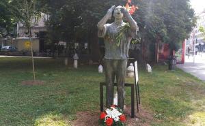 Žene u bijelom i Cvijetni čovjek