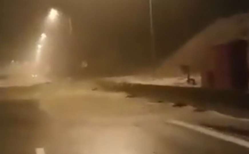 Nova oluja u Grčkoj, desetine ljudi evakuirane