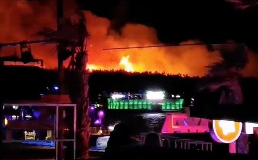 Evakuirano 10.000 partijanera: Izbio velik požar na Zrću, stigli kanaderi