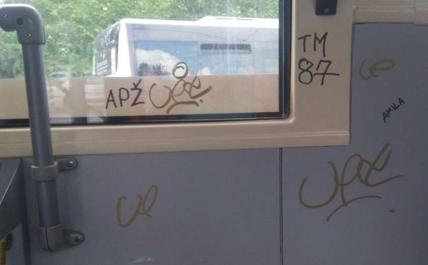 Vandali uništili trolejbus koji je počeo s radom prije svega dvije sedmice