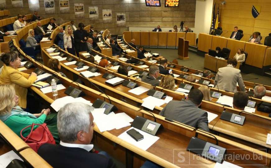 Vanredna sjednica Parlamenta FBiH: Zakon o borcima, novo rukovodstvo, rebalans