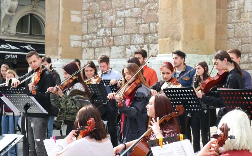 Učenici muzičke škole Sarajeva svirat će ispred Katedrale i Gradske tržnice 