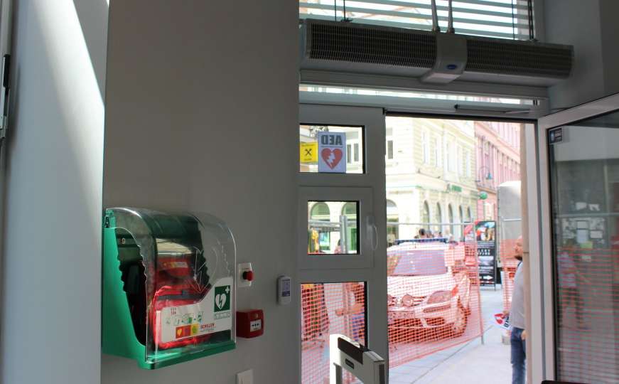 Postavljena još dva defibrilatora na javnim lokacijama u Sarajevu
