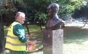 Uređenje Trga oslobođenja Alija Izetbegović: Očišćene i biste