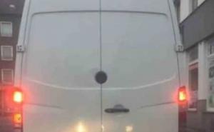 Kombi zanimljivih registarskih tablica koji je nasmijao region