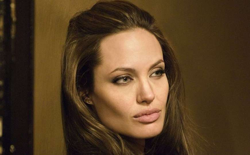 Zaljubljena kao djevojčica: Angelina Jolie ljubi oženjenog...