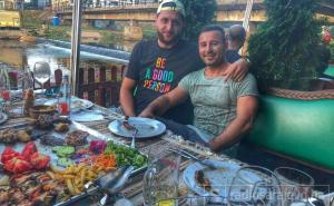 Jusuf Nurkić stigao u Sarajevo i ručao u poznatom restoranu na Ilidži