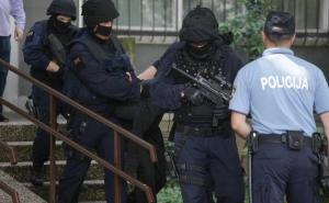 Užas: Pijan majci polomio vilicu