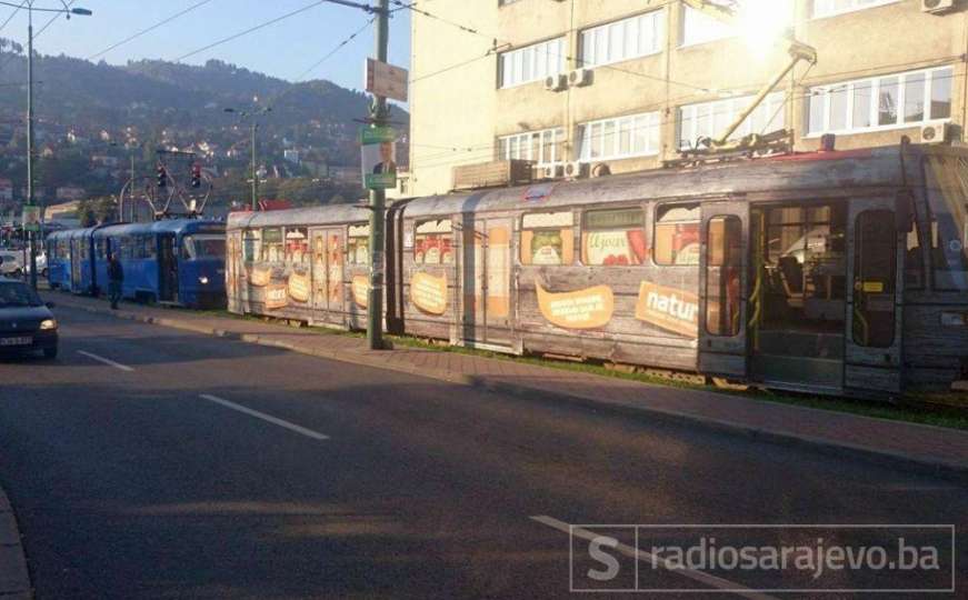 Zbog saobraćajne nesreće, tramvaji prema Baščaršiji privremeno nisu vozili