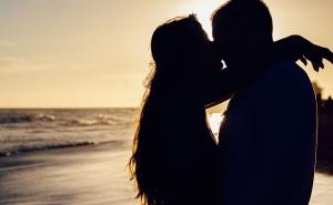 Pet horoskopskih znakova koji će se OVOG LJETA zaljubiti