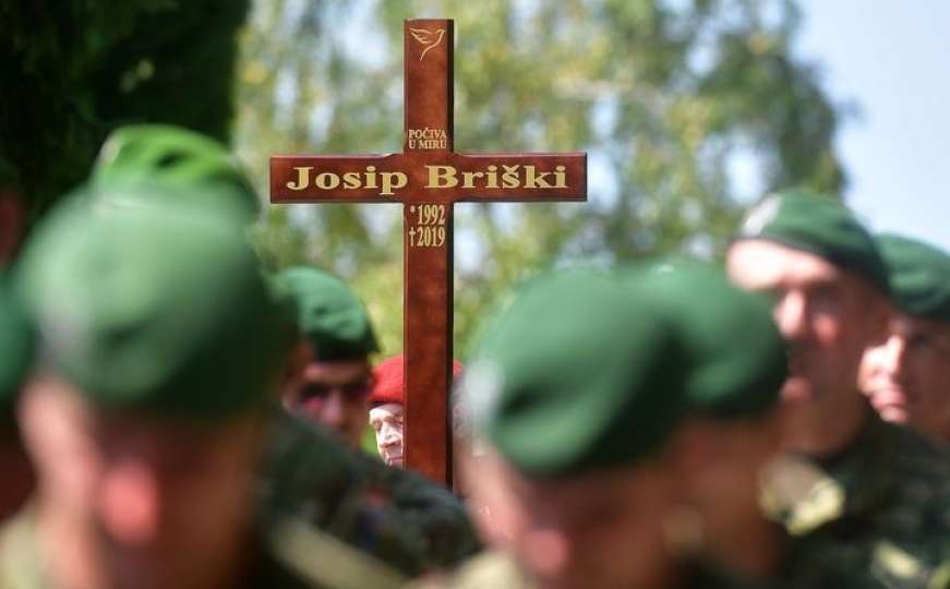 Uz najviše vojne počasti pokopan hrvatski vojnik Josip Briški