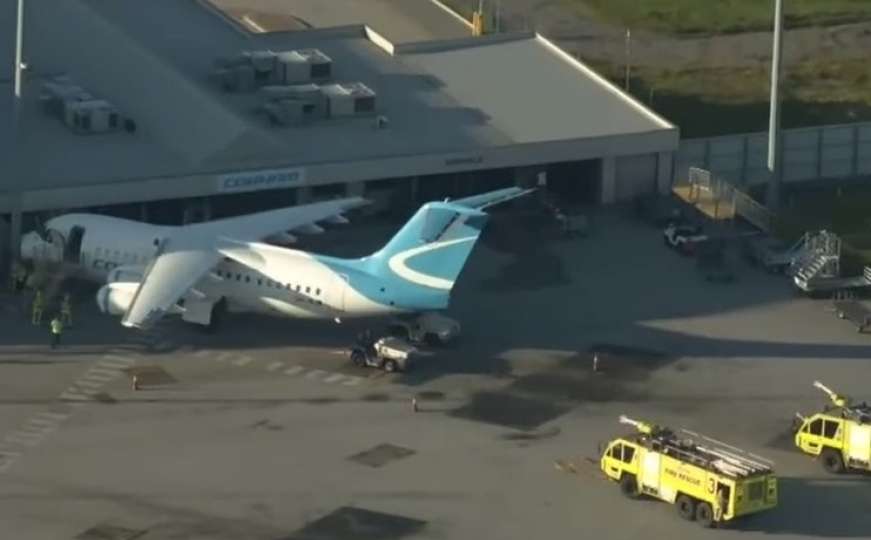 Pogledajte snimak nesreće: Avion udario u zgradu na aerodromu