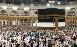 Puno srce: Počasni tavaf budućih hadžija oko Kabe po dolasku u Mekku