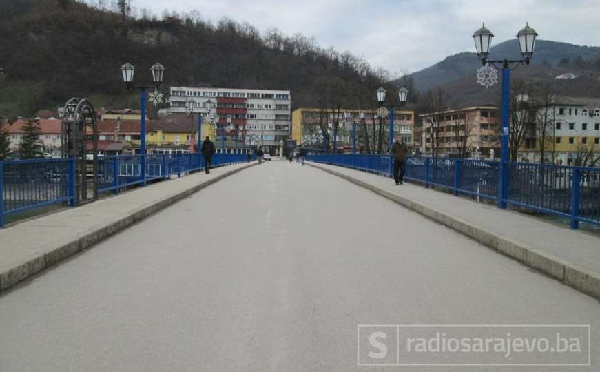 Postavljen uslov za obnovu trga u Goraždu: "Srušite most Alije Izetbegovića"