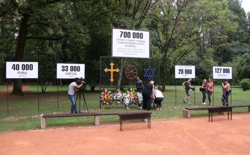 Vijenac i minuta šutnje: Dan sjećanja na romske žrtve holokausta