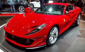 Mogao bi završiti na sudu jer je slikao svoj Ferrari 812 Superfast 