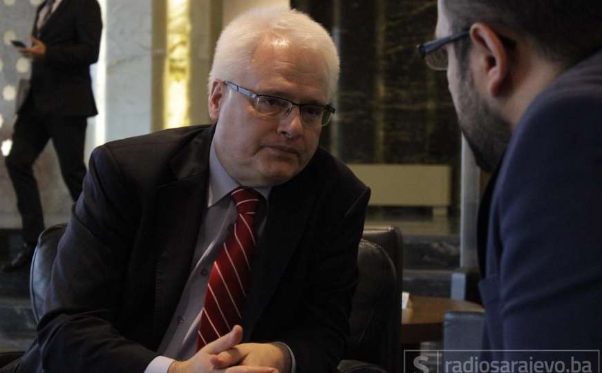 Josipović: Mnogi se pitaju da li je Kolinda u Kninu konzumirala alkohol