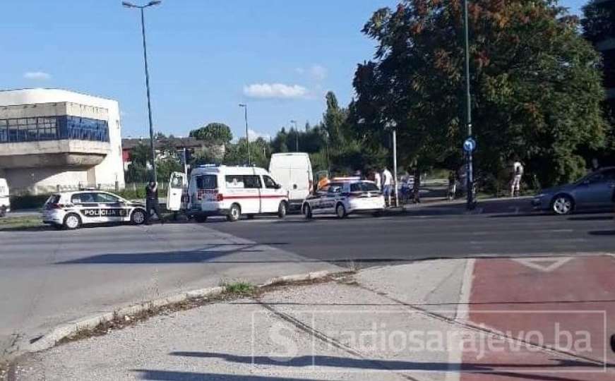 Saobraćajna nesreća u Sarajevu: U Nedžarićima vozilo udarilo pješaka