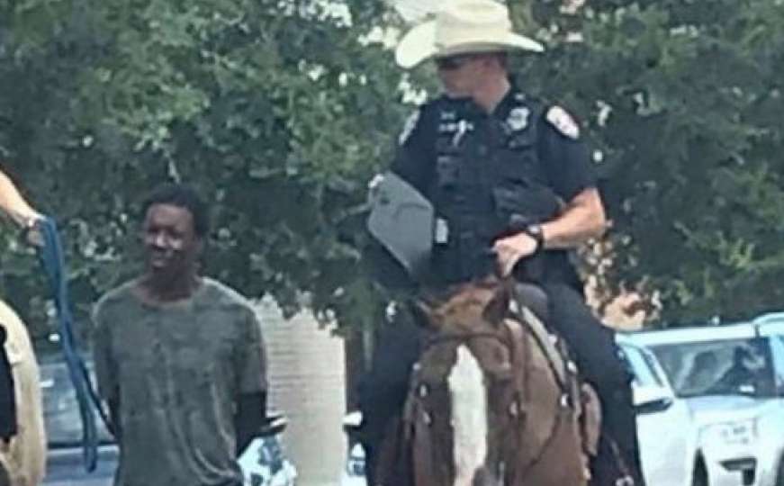 Skandal u Teksasu: Policajac na konju vodi privedenog Afroamerikanca na povocu