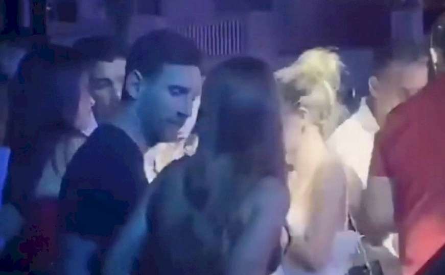 Jao Messi, šta radiš to: Leo snimljen kako "pipka i dira" zanosnu suprugu Raquel