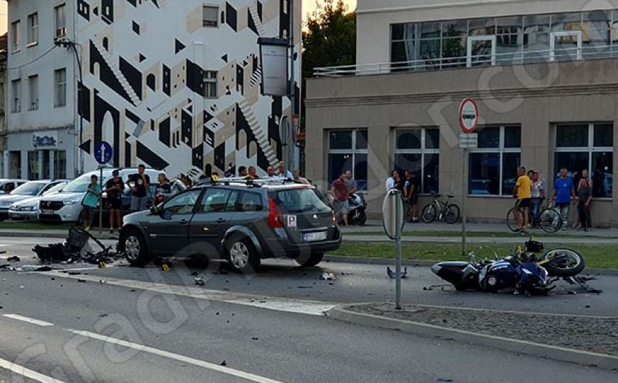 Poginuo motociklista u teškoj saobraćajnoj nesreći u Prijedoru