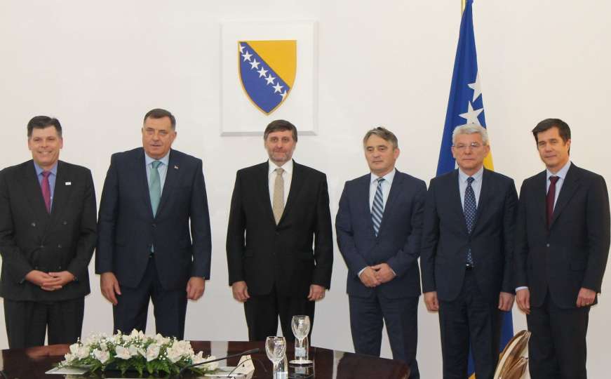 Palmer o sporazumu "trojke" i ANP-u: Sankcije Dodiku urodile plodom